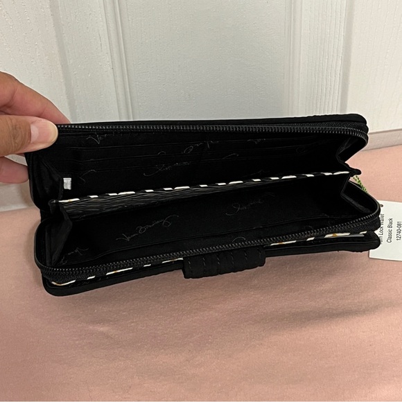 Vera Bradley Classic Black Turn Lock Wallet NWT - Picture 4 of 4